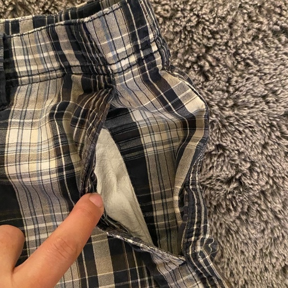 IZOD Men’s Plaid Shorts - Picture 5 of 14